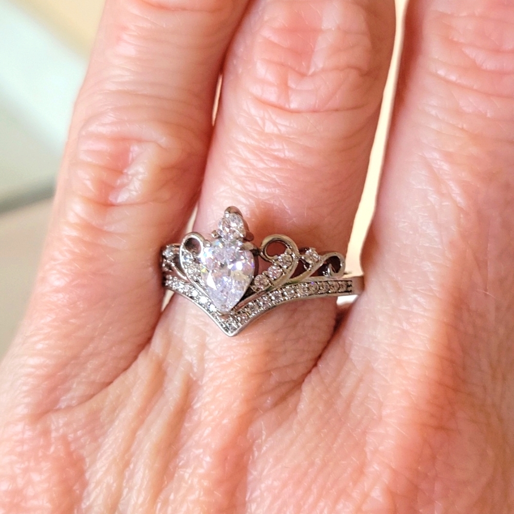 💍2 for $20 Fragrant Jewels Crown Ring